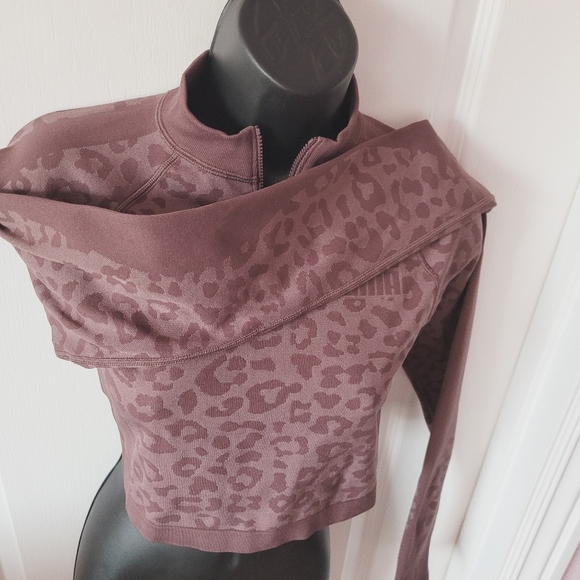Puma Mauve Animal Print Long Sleeve Top - Picture 9 of 11
